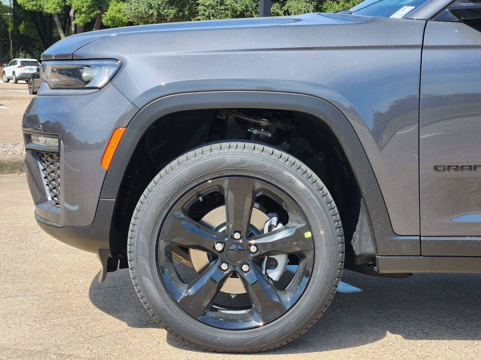 New 2026 Jeep Grand Cherokee Limited w/ Limited Altitude Package AWD/4WD image 8