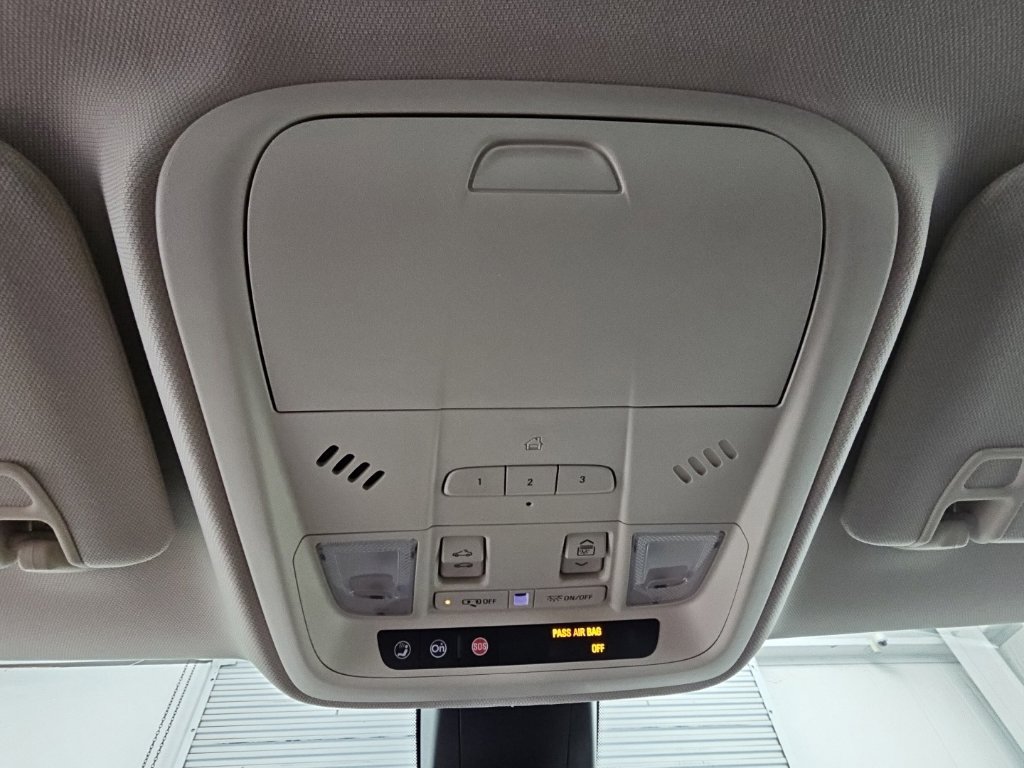 Used 2017 Cadillac XT5 Premium Luxury FWD image 23