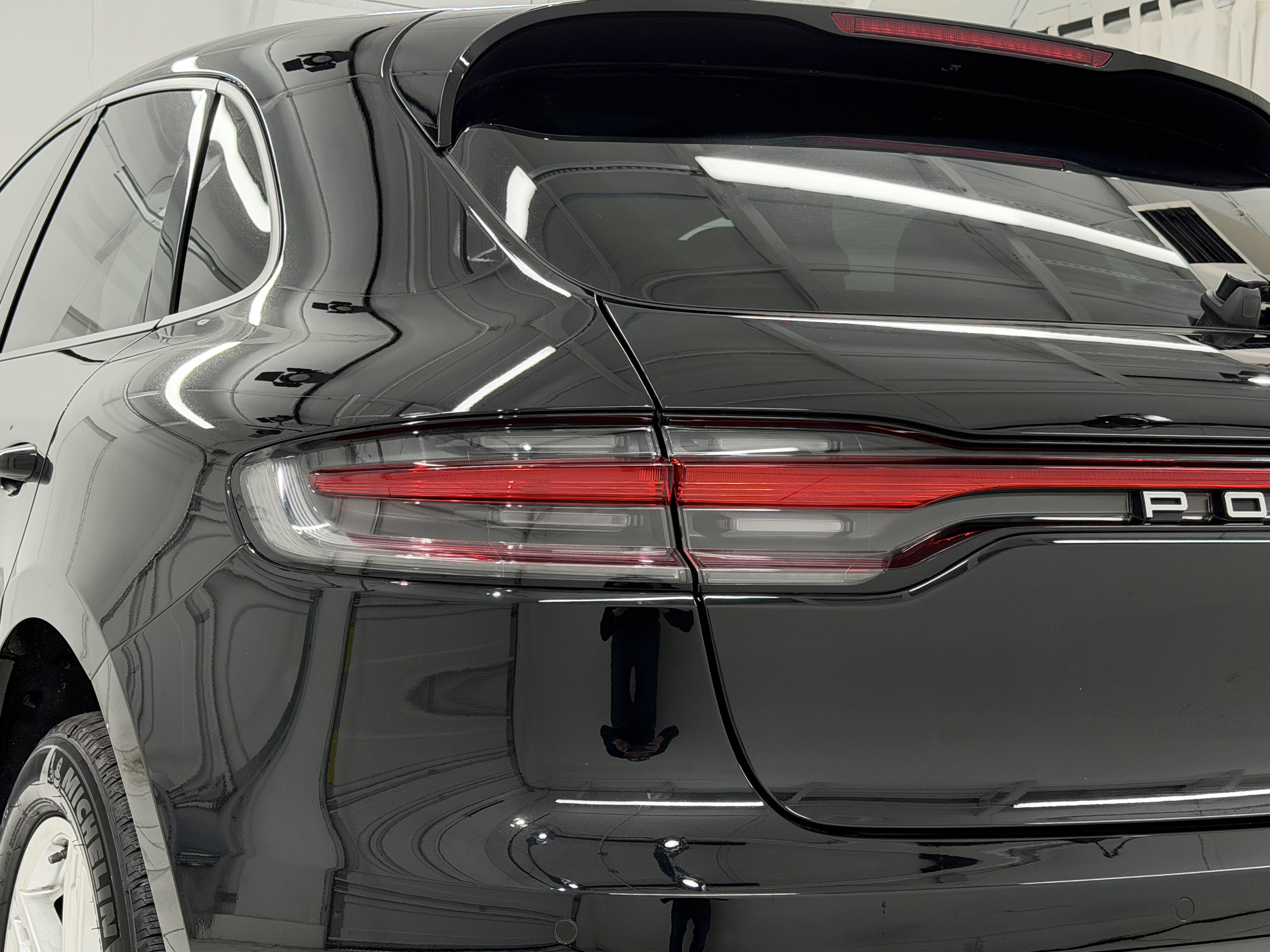 Used 2025 Porsche Macan AWD/4WD image 18
