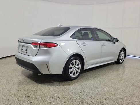 Used 2025 Toyota Corolla LE FWD image 5