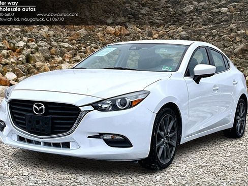 Used 2018 MAZDA MAZDA3 Touring image 1