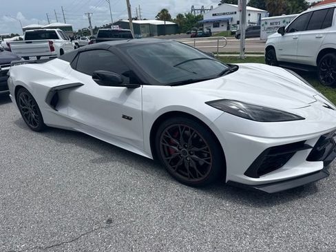 Used 2023 Chevrolet Corvette Stingray Premium Conv w/ Z51 Performance Package RWD image 2