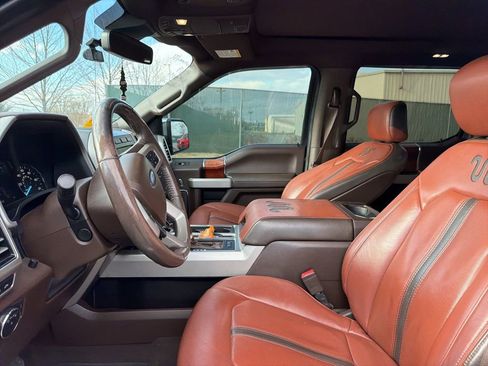 Used 2019 Ford F150 King Ranch image 11