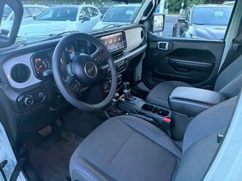 Used 2024 Jeep Wrangler Unlimited Sport AWD/4WD image 20