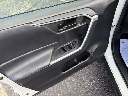 Used 2019 Toyota RAV4 LE w/ All Weather Liner Package AWD/4WD image 11