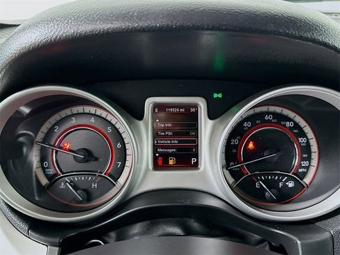 Used 2015 Dodge Journey R/T w/ Flexible Seating Group image 12