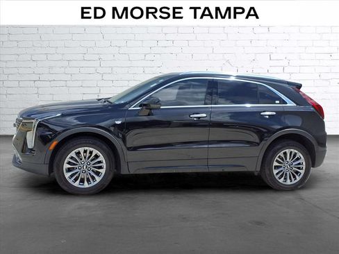 Used 2024 Cadillac XT4 Premium Luxury FWD image 2