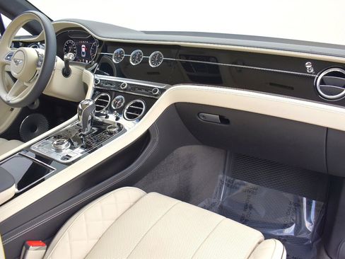 Used 2021 Bentley Continental GT AWD/4WD image 17