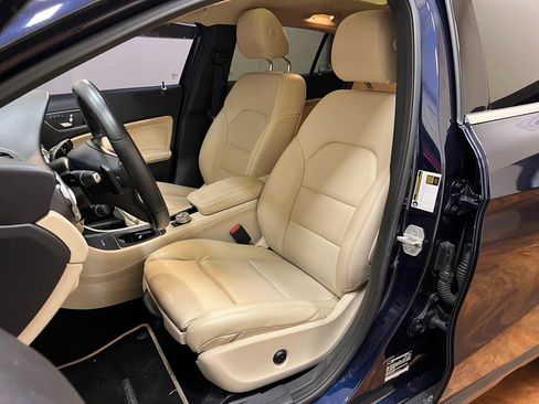 Used 2018 Mercedes-Benz GLA 250 SEDAN image 28