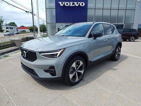 New 2026 Volvo XC40 B5 Plus w/ Protection Package Premier AWD/4WD image 3