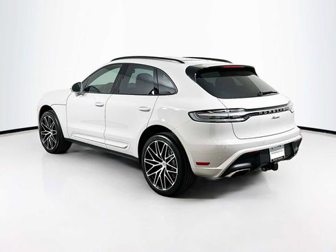 New 2025 Porsche Macan image 3