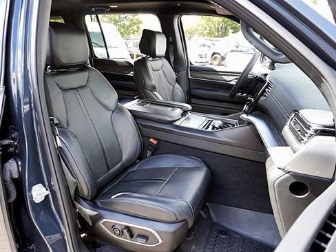 Used 2023 Jeep Wagoneer Series II w/ Premium Group I AWD/4WD image 12