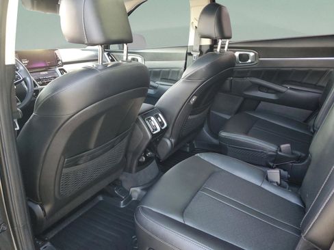 Used 2022 Kia Sorento SX image 9