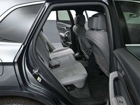 Used 2024 Audi SQ5 Premium Plus image 33