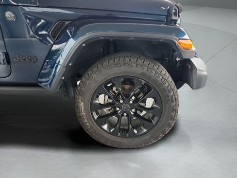 Used 2025 Jeep Gladiator Sport AWD/4WD image 30