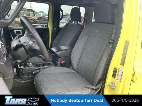 Used 2024 Jeep Wrangler Unlimited Sahara AWD/4WD image 12