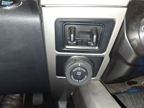 Used 2022 Ford F250 Lariat w/ Black Appearance Package image 9