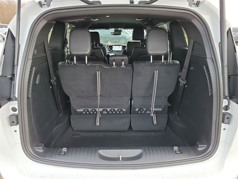 New 2026 Chrysler Pacifica Select image 18