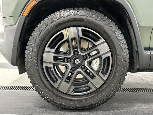Used 2024 Rivian R1S Adventure AWD/4WD image 9