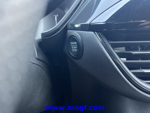 Used 2025 Ford Escape ST-Line FWD image 9