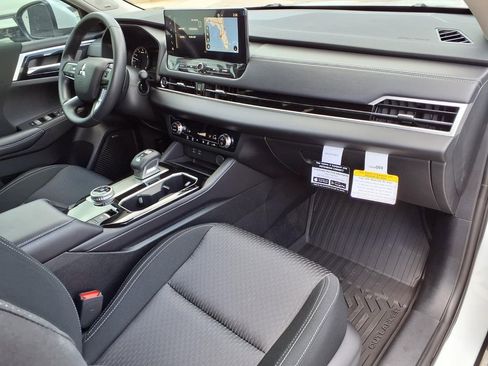 Used 2026 Mitsubishi Outlander ES FWD image 8