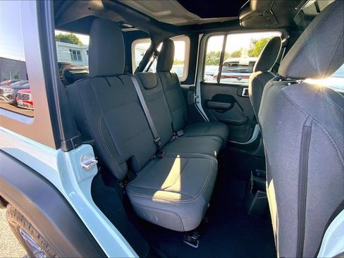 Used 2024 Jeep Wrangler Unlimited Sport AWD/4WD image 22