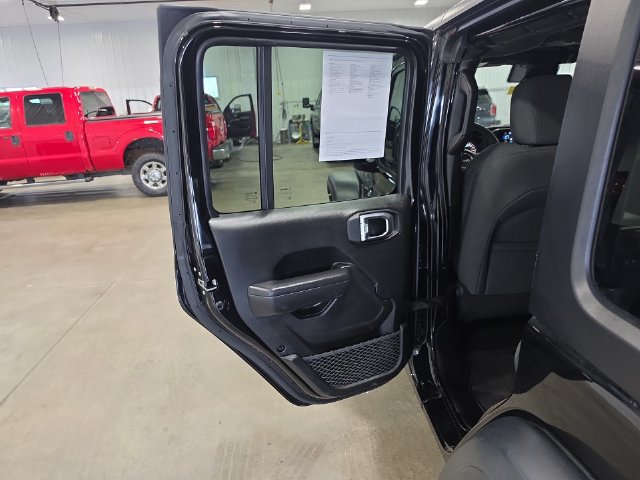 Used 2025 Jeep Wrangler Unlimited Sport AWD/4WD image 26