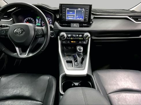 Used 2020 Toyota RAV4 XLE Premium FWD image 15