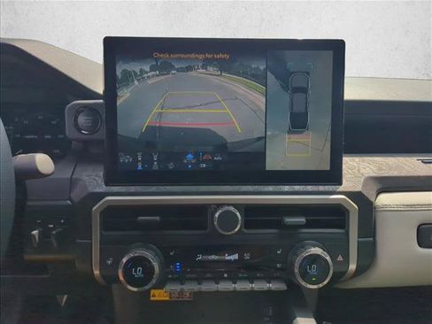 Certified 2025 Toyota Tacoma Limited AWD/4WD image 19