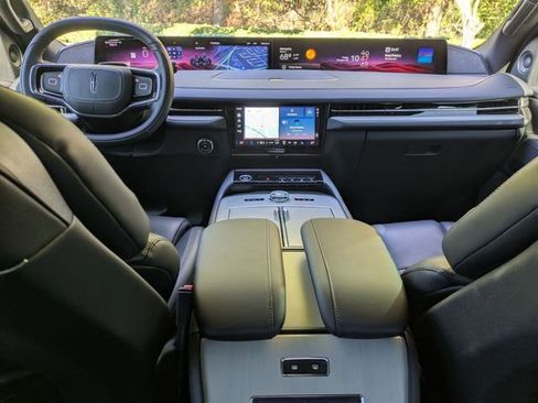 New 2025 Lincoln Navigator L Reserve w/ Jet Appearance Package image 14