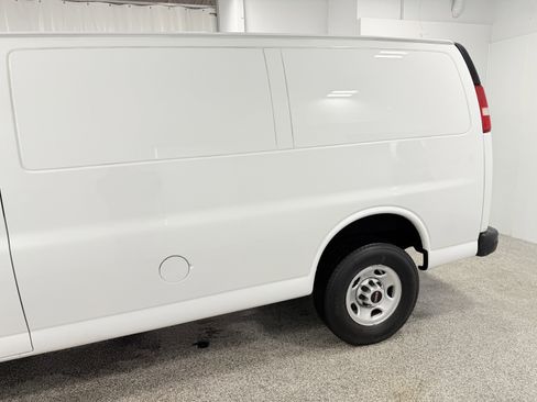 Used 2023 GMC Savana 2500 w/ Driver Convenience Package image 5