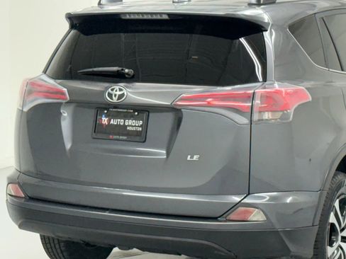 Used 2016 Toyota RAV4 LE FWD image 11