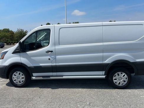 Used 2024 Ford Transit 250 Low Roof w/ Exterior Upgrade Package image 33