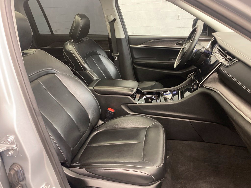 Used 2021 Jeep Grand Cherokee L Limited AWD/4WD image 24