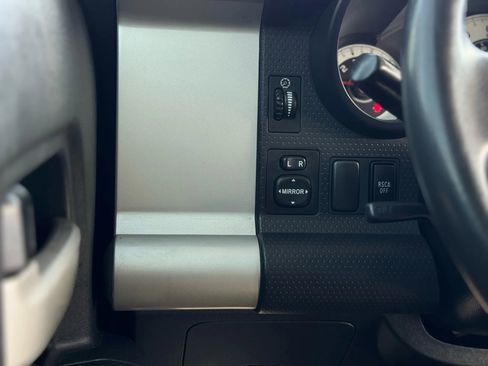 Used 2014 Toyota FJ Cruiser Sport Utility 2D image 35