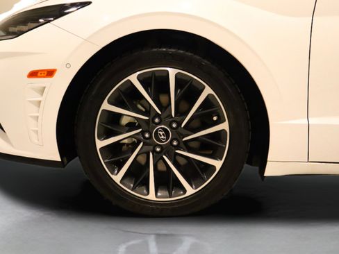 Used 2023 Hyundai Sonata Limited w/ Preferred Accessory Package image 7