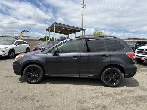 Used 2015 Subaru Forester 2.5i Premium AWD/4WD image 2