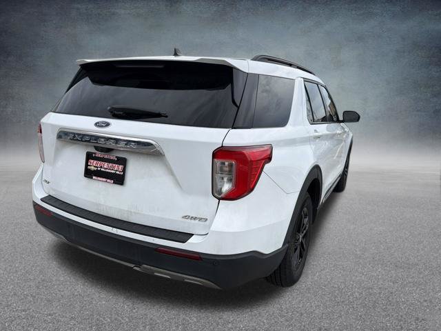 Used 2021 Ford Explorer XLT w/ Equipment Group 202A AWD/4WD image 7
