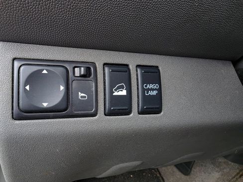 Used 2013 Nissan Frontier SV AWD/4WD image 12