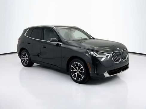 Certified 2025 BMW X3 xDrive30i w/ Premium Package AWD/4WD image 3