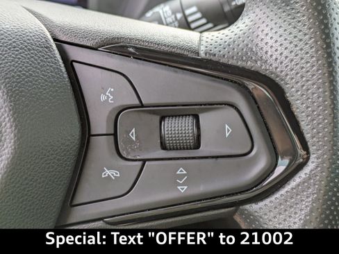 Used 2023 Chevrolet Bolt EUV LT image 28