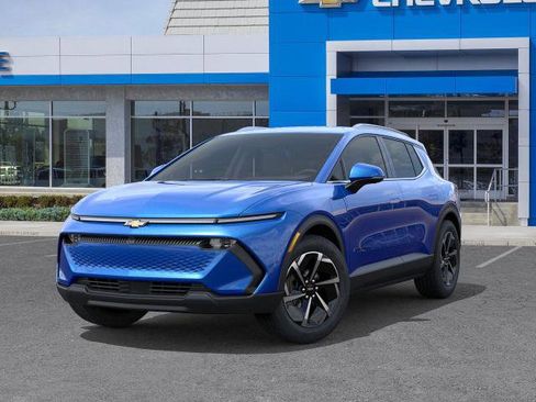 New 2026 Chevrolet Equinox EV LT image 6