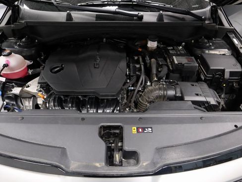 Used 2025 Kia Sportage EX FWD image 18