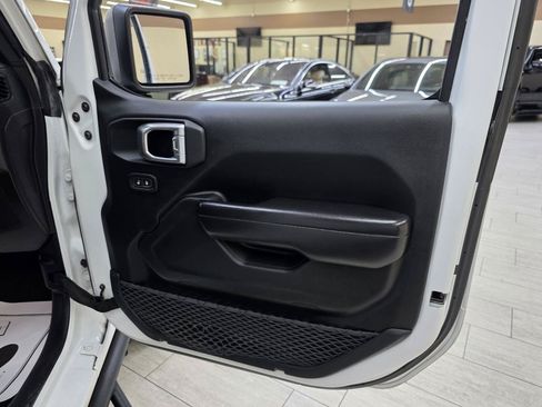 Used 2021 Jeep Wrangler Unlimited Sport AWD/4WD image 38