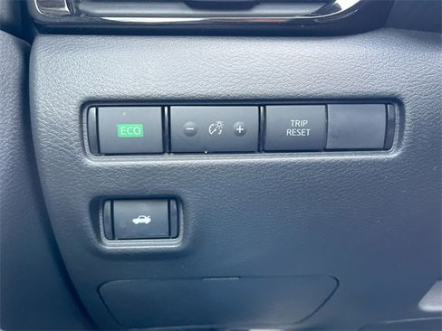 Used 2025 Nissan Sentra SV w/ Trunk Package image 17