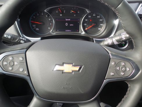 Used 2023 Chevrolet Traverse LT image 19