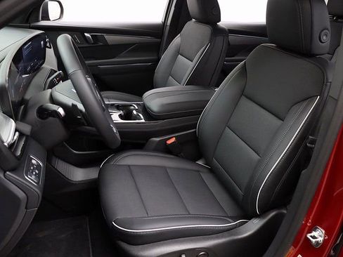 New 2026 Buick Enclave Preferred w/ LPO, Floor Liner Package AWD/4WD image 9