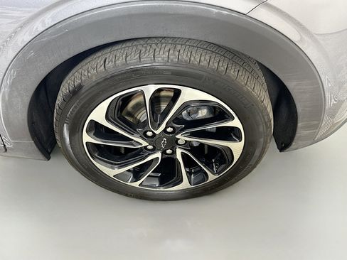 Used 2023 Chevrolet Bolt EUV Premier image 32