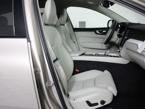 New 2026 Volvo XC60 T8 Ultra w/ Protection Package Premier AWD/4WD image 10