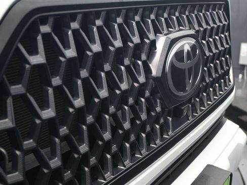 Used 2023 Toyota Tacoma Limited AWD/4WD image 27